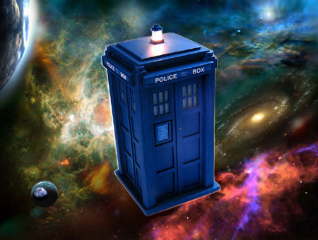 Машина для подорожі в часі і просторі TARDIS з Доктор Хто (Doctor Who)