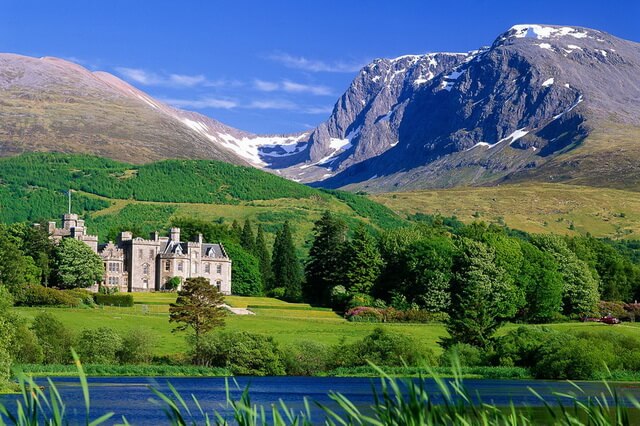 Бен-Невіс в Грампианских горах - найвища гора Шотландії і всіх Британських островів