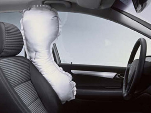 Деякі автомобілі припускають установку бічних подушок безпеки на задніх сидіннях
