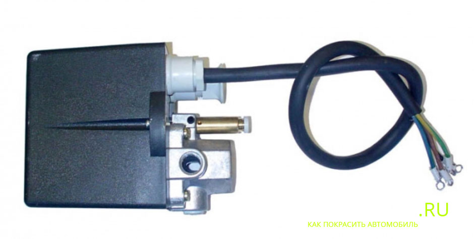 Реле тиску - це пристрій, призначений для автоматичного включення і виключення електродвигуна компресора