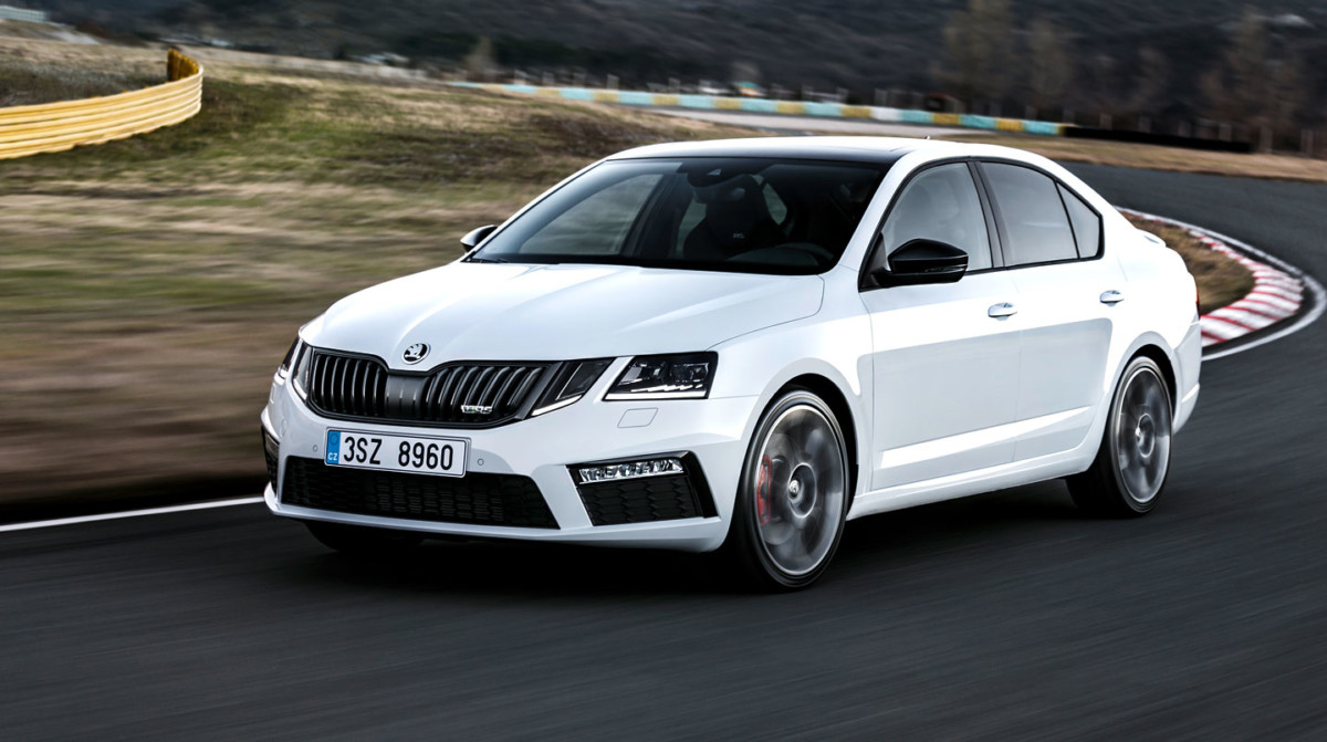 Нагадаємо,   нова Skoda Octavia RS   стала швидше, адже тепер 2,0-літровий бензиновий турбомотор розвиває 230 л