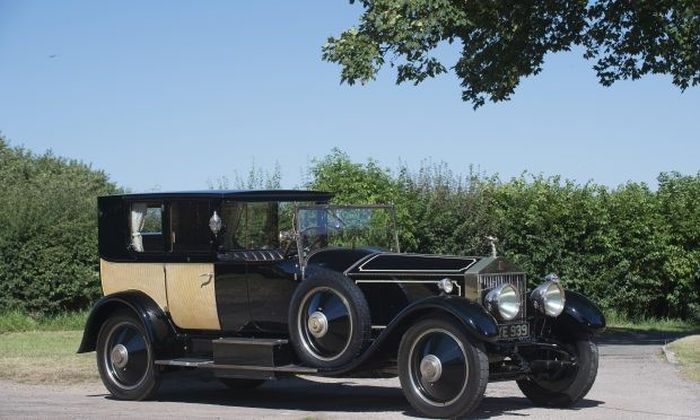 Цей Rolls-Royce Phantom I 1926 випуску можна сміливо вважати прабатьком тюнінгу салону сучасних автомобілів і зразком доопрацювання інтер'єру початку XX століття