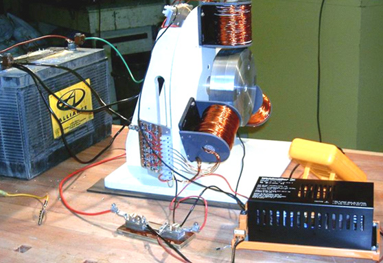 Ось фотографія якісного пристрою імпульсного зарядника Bedini, зібраний Рон П'ю: