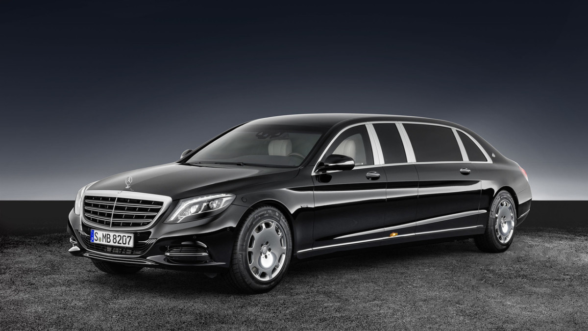 У порівнянні з   Mercedes-Maybach Pullman   без броні захищена модифікація майже вдвічі важче - 5,1 т