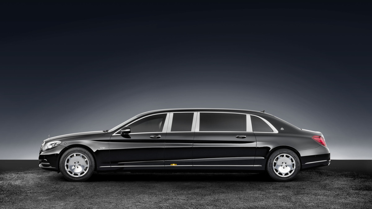 Якщо говорити про довжину S600 Pullman Guard, вона на майже на 1 метр перевищує показники стандартного Mercedes-Maybach