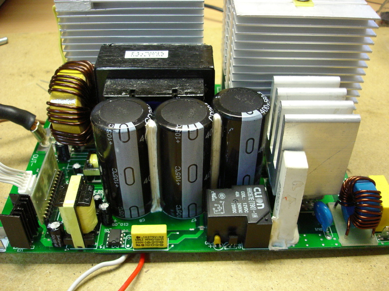 В даному випадку ремонт полягає в заміні пошкоджених вологою транзисторів або ж пропайкой схеми