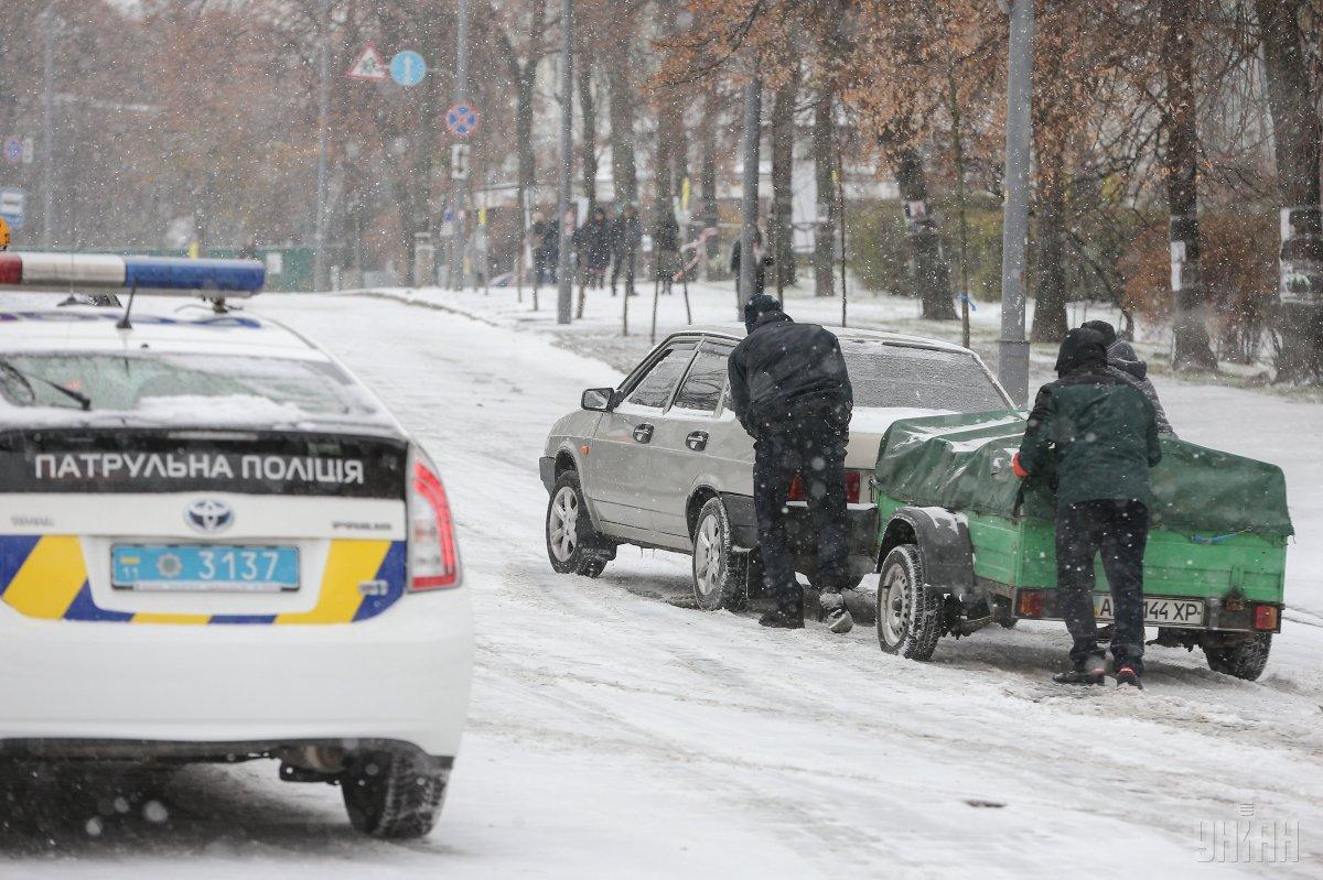 Омелян заявив про понад тисячу ДТП за добу