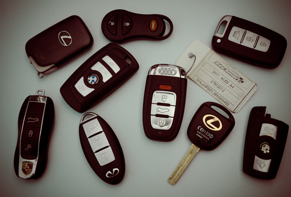 Ми готуємо нові ключі для прив'язки до автомобіля, програмуємо транспондери, прив'язуємо і адаптуємо чіп ключі (chip key) для автомобілів більшості марок