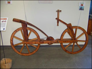 У 1869 році на дорогах Франції було покладено початок велосипедних перегонів