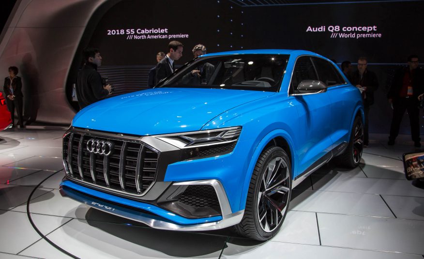 За своїми габаритами передсерійний Audi Q8 concept коротше і нижче нинішнього Q7, а серед суперників значаться BMW X6 і Mercedes-Benz GLE Coupe