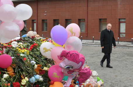 Президент Росії приїхав в Кемерово, де в результаті пожежі загинули десятки людей, в тому числі безліч дітей