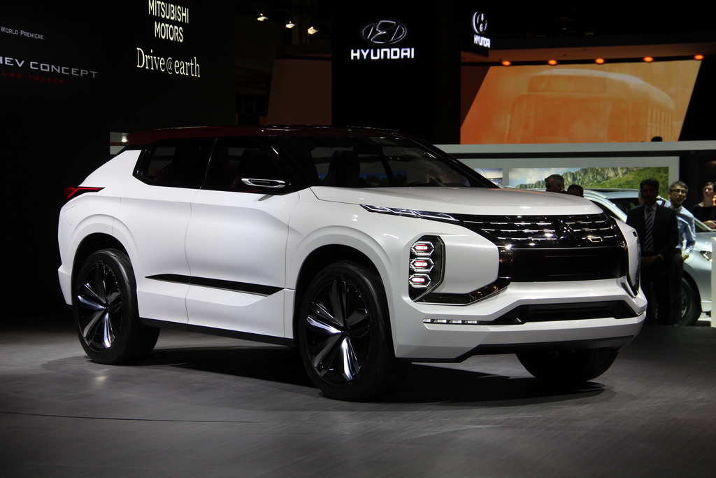 Концепція Mitsubishi GT-PHEV Concept отримала назву «ground tourer»